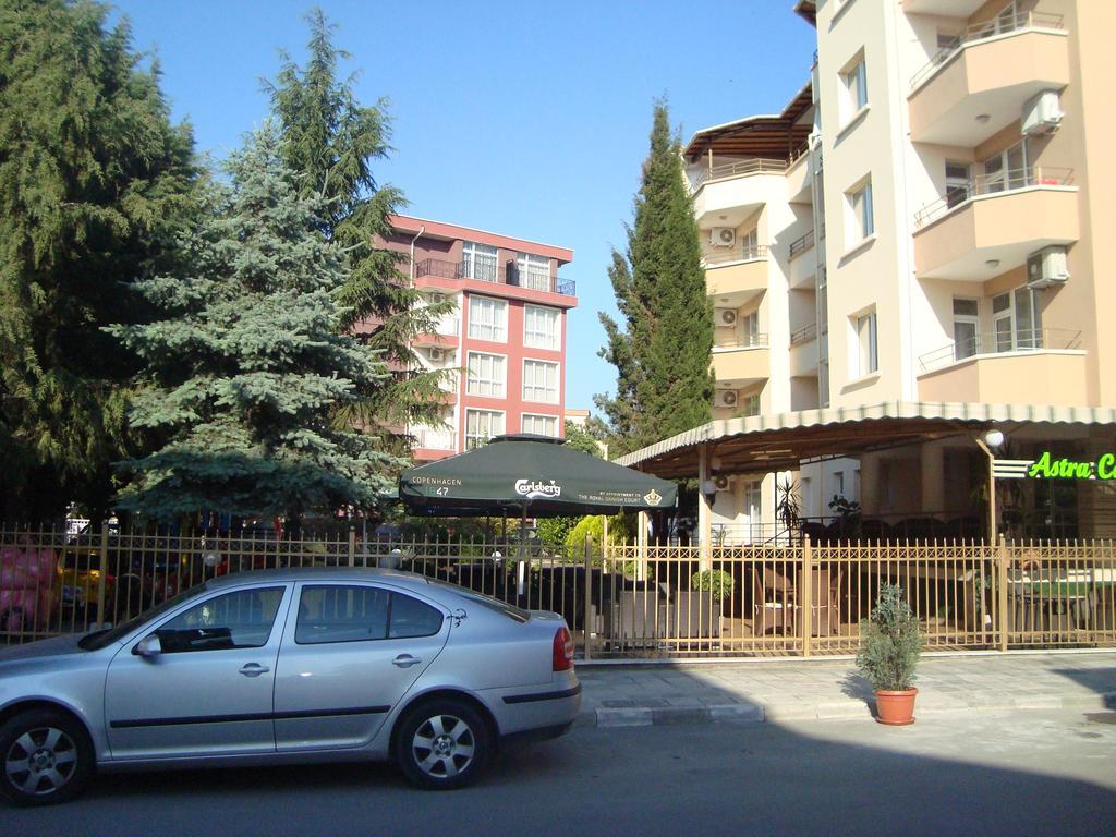 Hotel Astra Ravda Exteriör bild