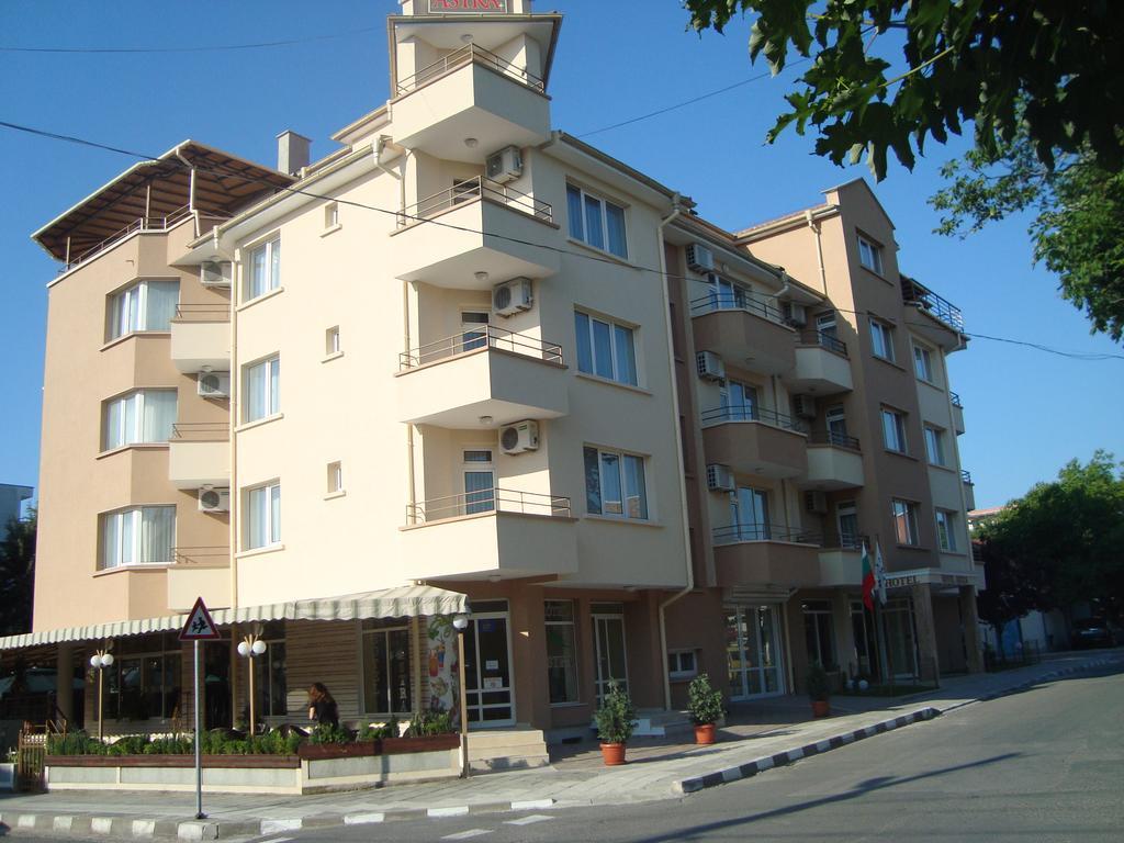 Hotel Astra Ravda Exteriör bild