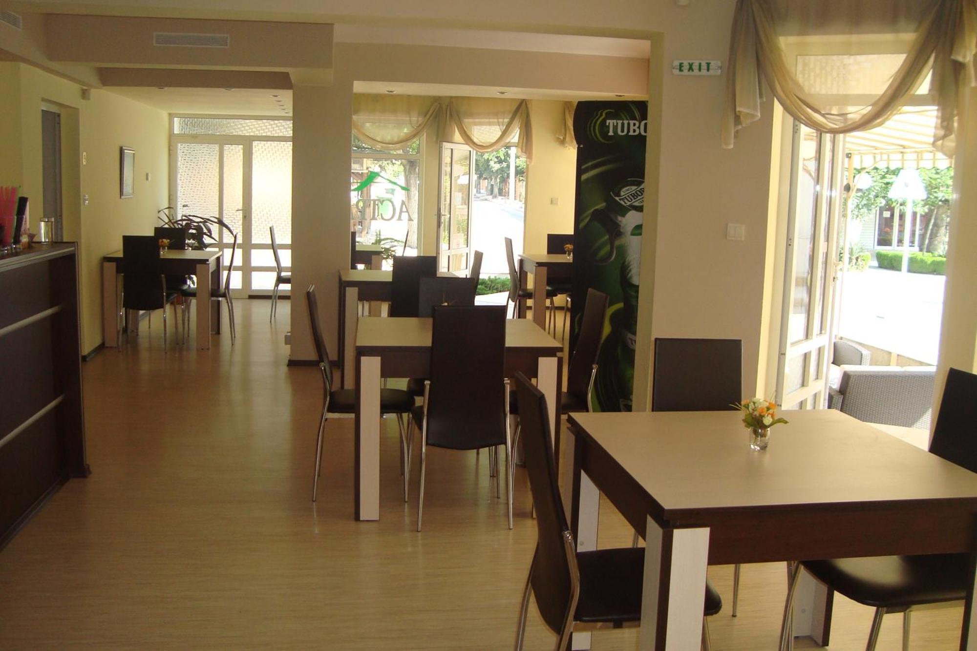 Hotel Astra Ravda Exteriör bild