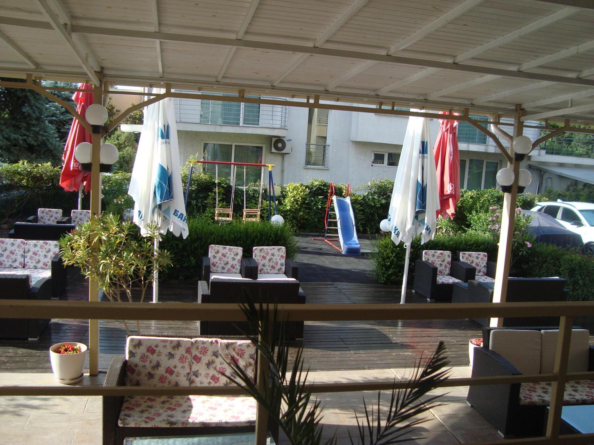 Hotel Astra Ravda Exteriör bild