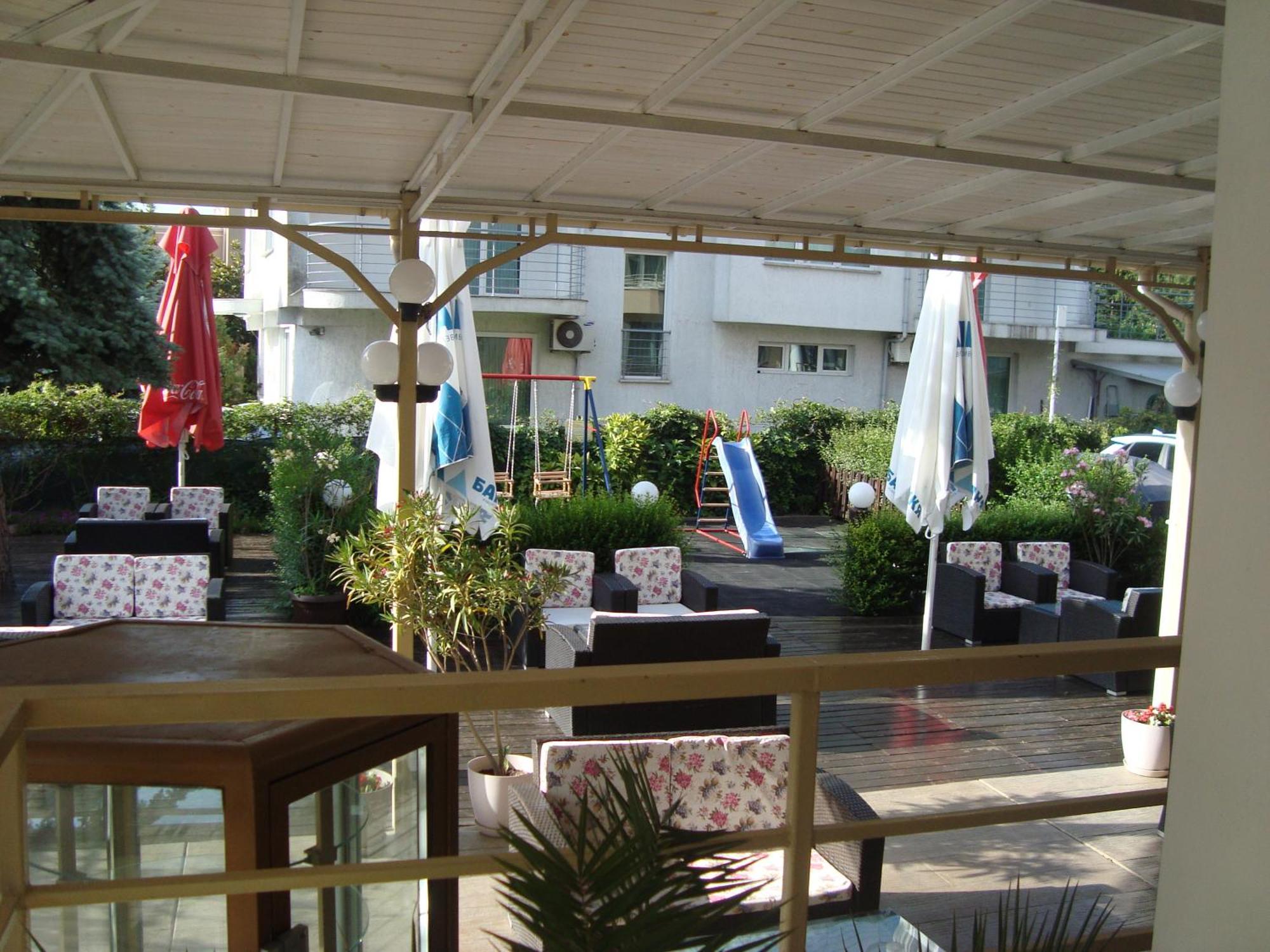 Hotel Astra Ravda Exteriör bild